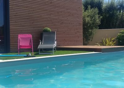 Aménagement plage piscine gazon synthétique